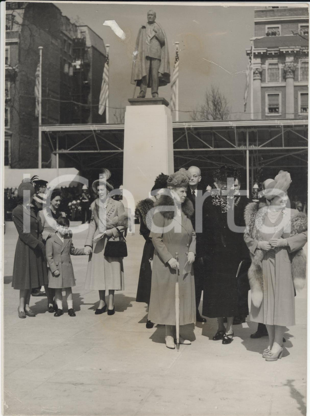 Fotografia d epoca originale 1948 LONDON Grosvenor Square Royal family at unveling of ROOSVELT Memorial Foto 1