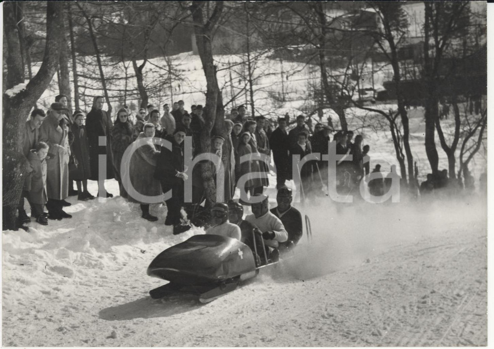 Fotografia d epoca originale 1954 CORTINA D AMPEZZO Campionati Mondiali Bob  Equipaggio svizzero in azione 1