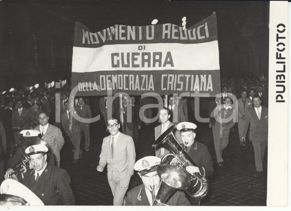 Fotografia d epoca originale 1954 ROMA Questione triestina  Manifestazione Movimento Reduci di Guerra DC 1