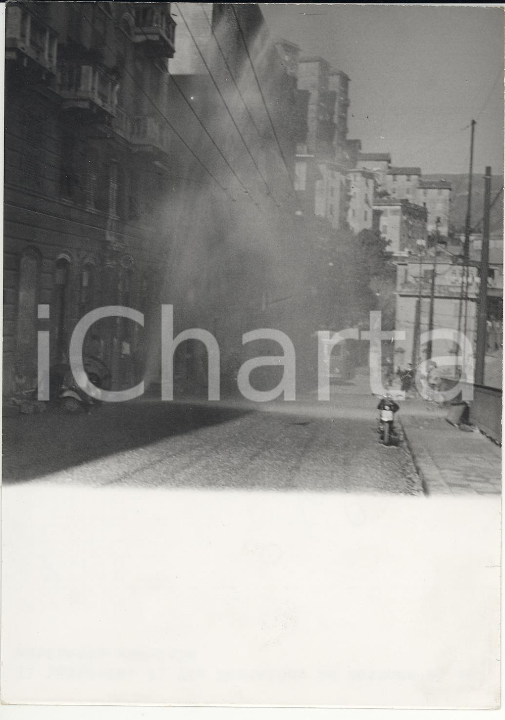 Fotografia d epoca originale 1955 ca GENOVA Via Montaldo  Rottura di un rubinetto stradale Foto 13x18 cm 1