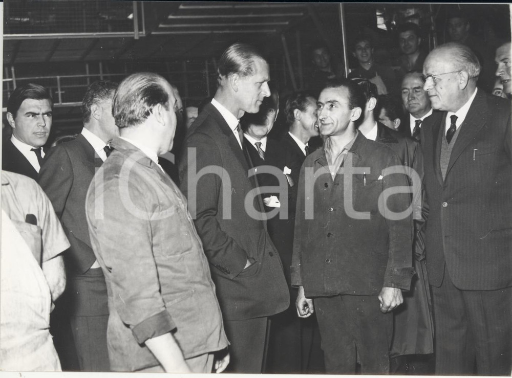 Fotografia d epoca originale 1959 TORINO Principe Filippo d EDIMBURGO visita gli stabilimenti FIAT Foto 1