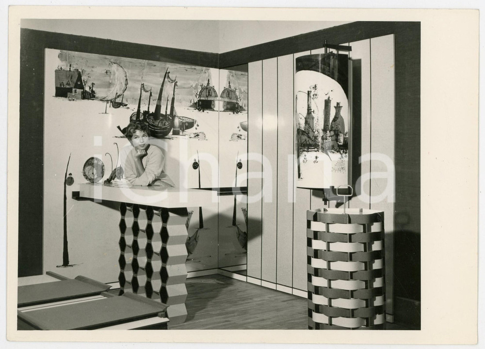 Fotografia d epoca originale 1958 TORINO VIII Mostra Internazionale della TECNICA Interno di bar in plastica 1