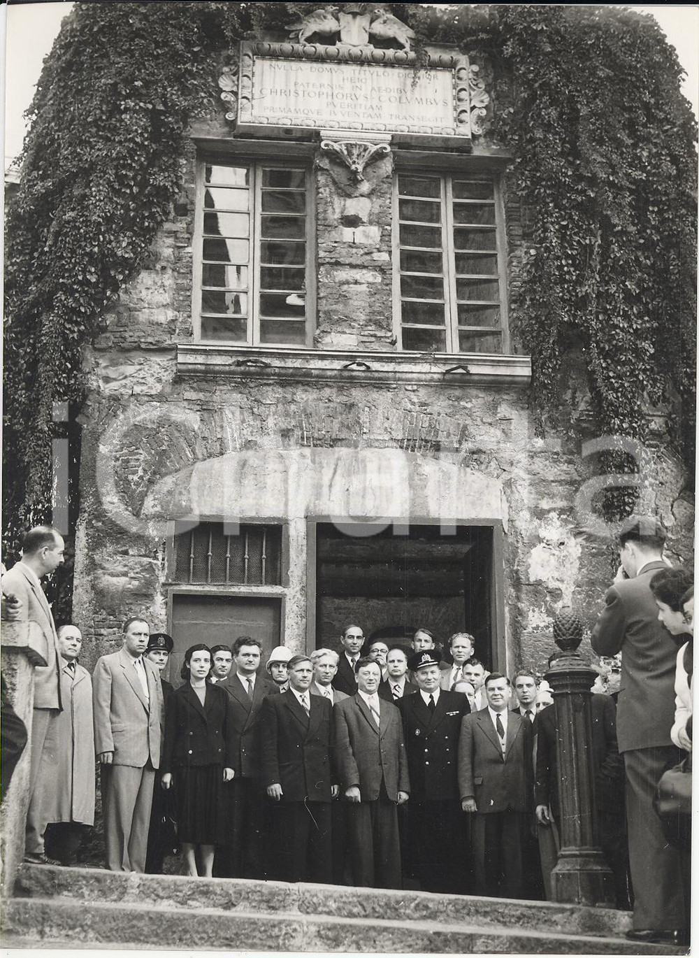 Fotografia d epoca originale 1957 GENOVA Sergey AFANASYEV  with Russian delegates visiting COLOMBO s house 1