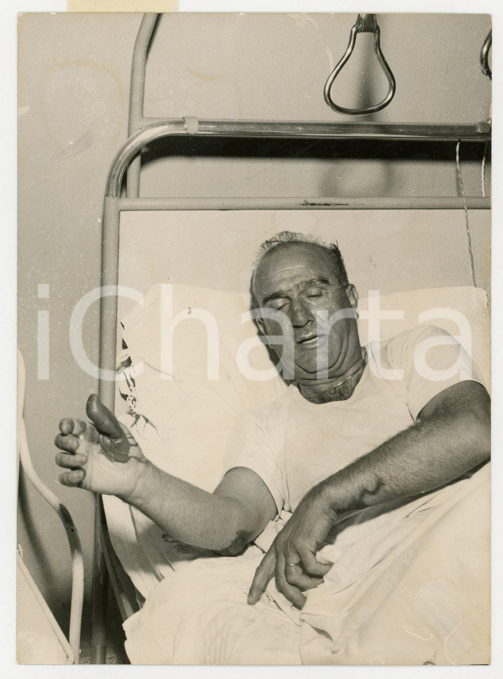 Fotografia d epoca originale 1956 MONZA Nino FARINA ricoverato in ospedale dopo incidente alla curva Vedano 1