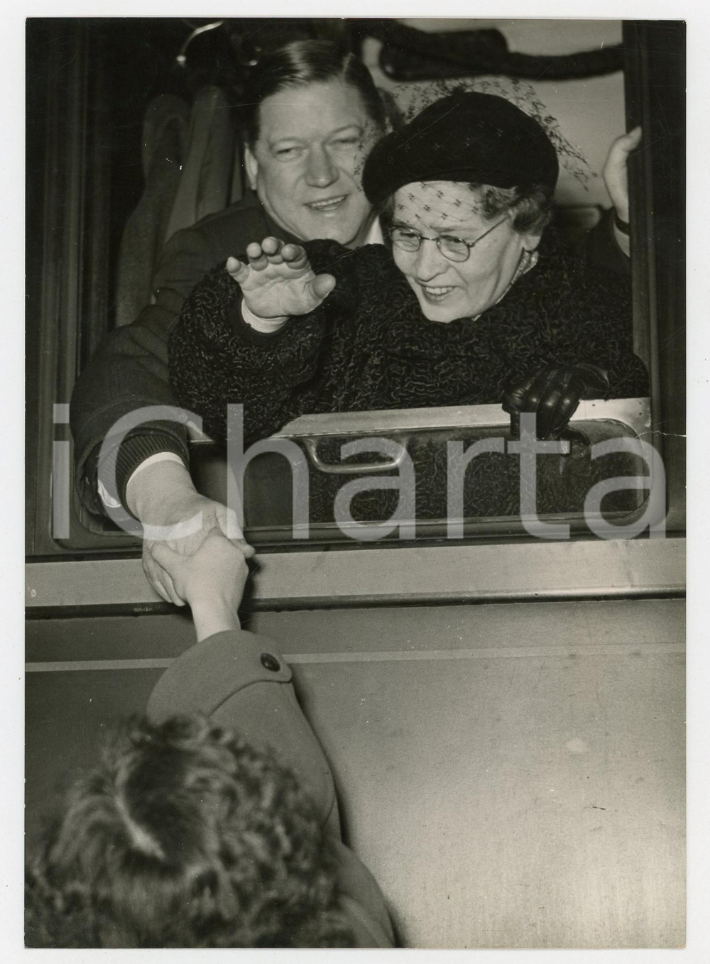 Fotografia d epoca originale 1954 ROMA Mikhail KOSTYLEV del Pcus in partenza per Mosca Foto 13x18 cm 1