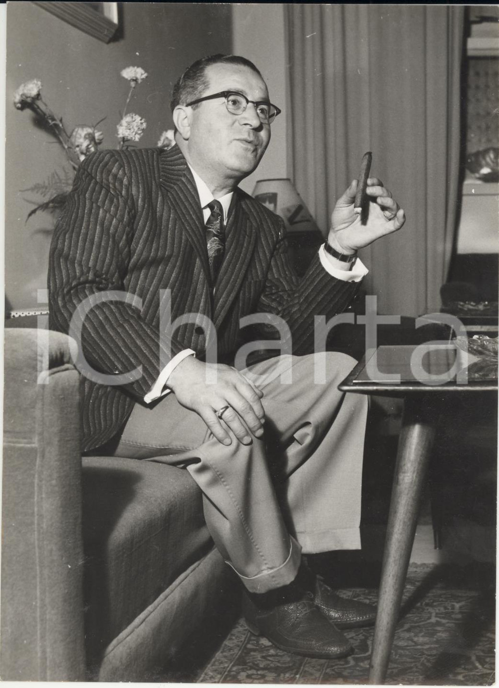 Fotografia d epoca originale 1957 MILANO Charles REZZAGHI proprietario MILLE MIGLIA Motors Corporation Foto 1