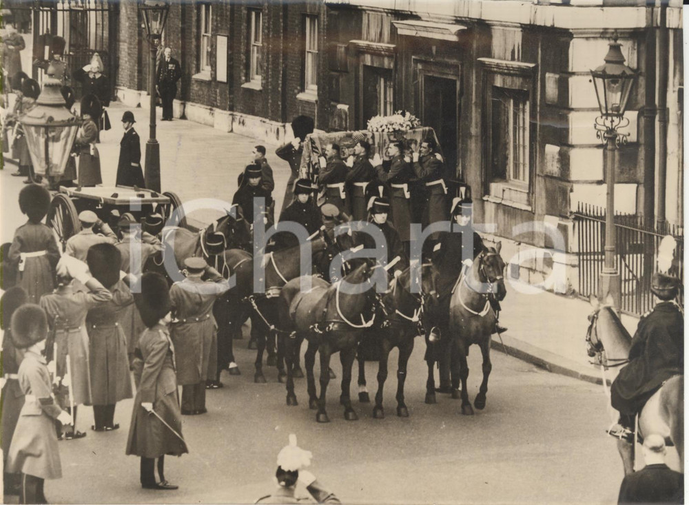 Fotografia d epoca originale 1953 LONDON Queen Mary s coffin leaving Marlborough House Photo 20x15 cm 1