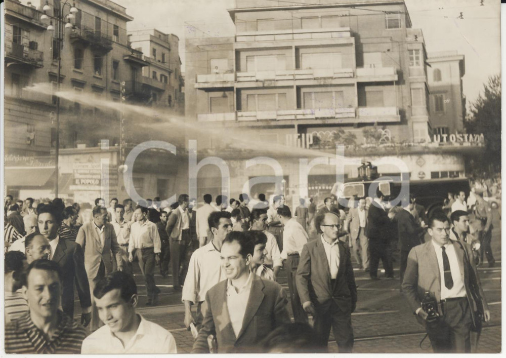 1960 ROMA Piazza San Paolo - Polizia seda comizio antifascista *Foto 18x13 cm