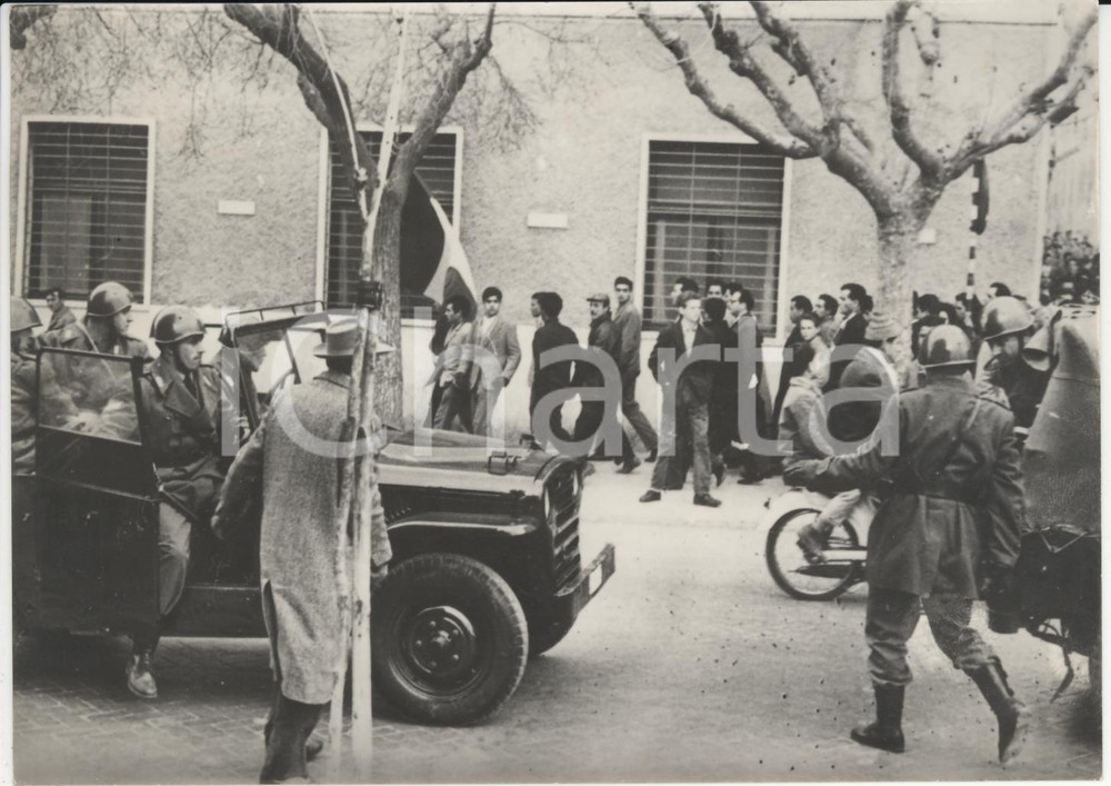 Fotografia d epoca originale 1959 CIVITAVECCHIA Operai ITALCEMENTI manifestano contro i licenziamenti Foto 1