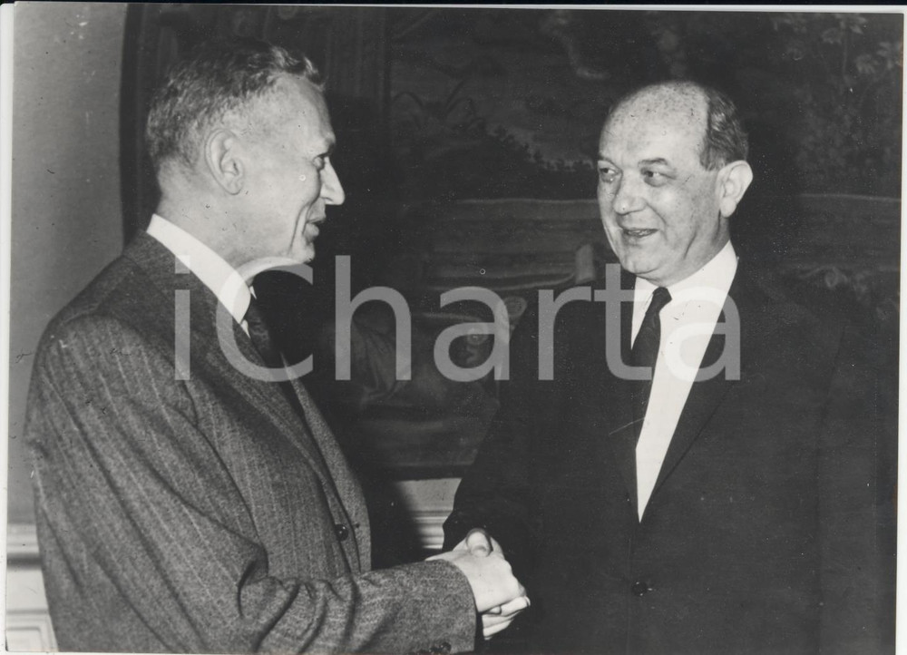 Fotografia d epoca originale 1963 PARIS Quai d Orsay Maurice Couve de MURVILLE riceve Dean RUSK Foto 18x13 1