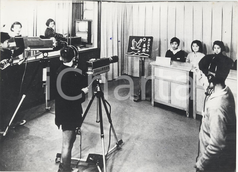 Fotografia d epoca originale 1972 FUJIMI Studenti della scuola elementare preparano un programma televisivo 1