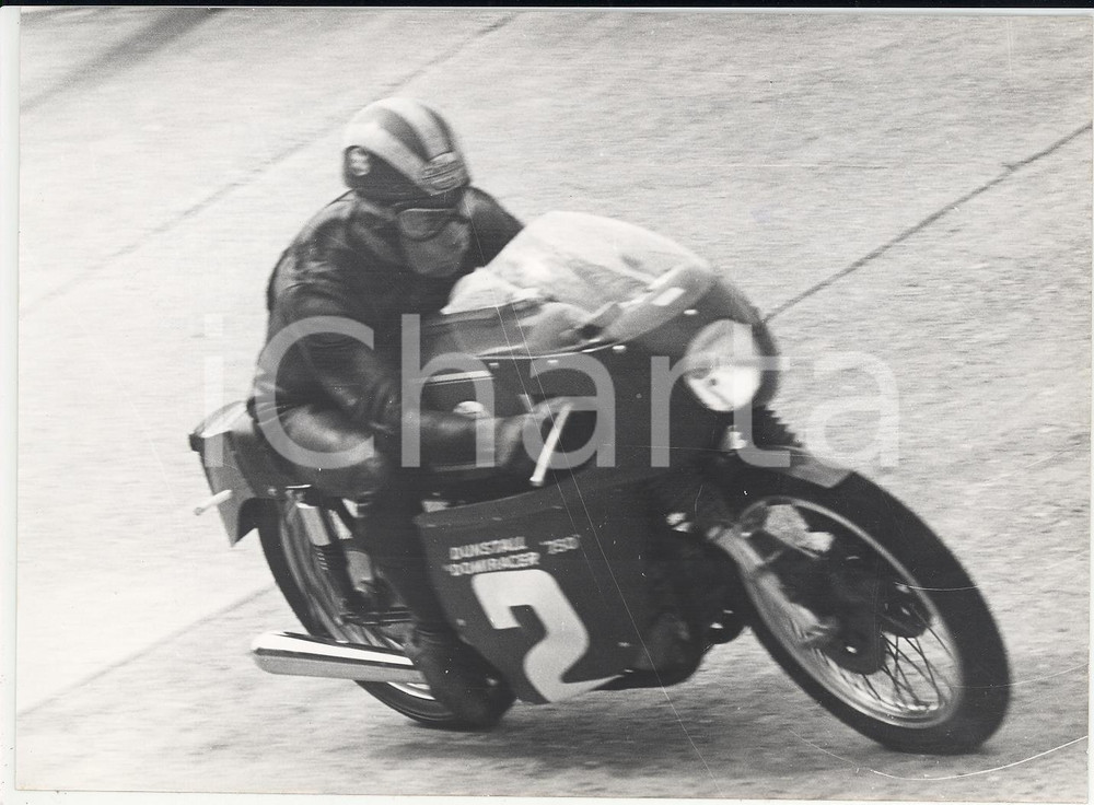 Fotografia d epoca originale 1967 MONZA Rex BUTCHER su moto DUNSTALL stabilisce tre record mondiali Foto 1