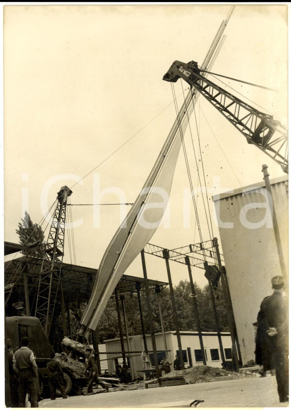 Fotografia d epoca originale 1957 PARIS Parc des Expositions  Transport record du Signal inox Photo 13x18 1