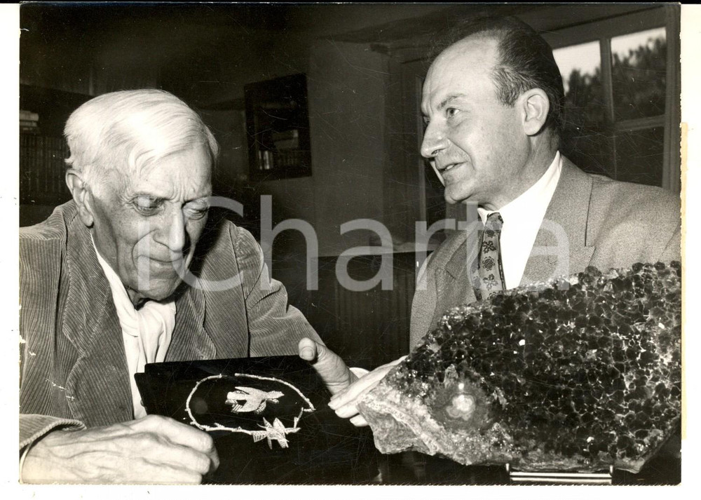 Fotografia d epoca originale 1963 PARIS Georges BRAQUE et H. M. LEGER DE LOWENFELD  Exposition bijoux Photo 1