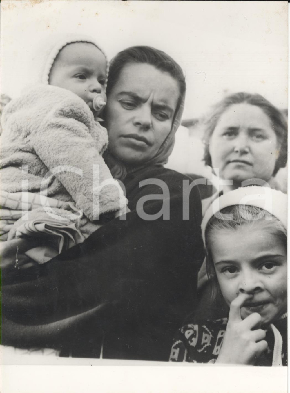 Fotografia d epoca originale 1956 BUCHS ST. GALLEN CH  Profughi ungheresi accolti da Croce Rossa Svizzera 1