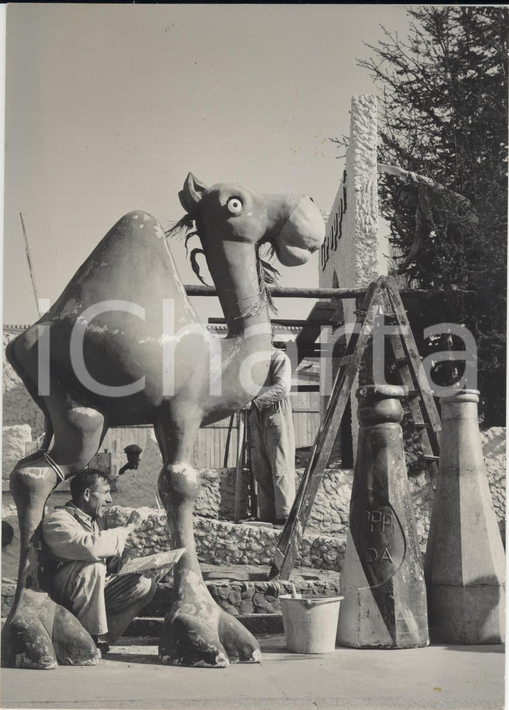 Fotografia d epoca originale 1956 MILANO Fiera Campionaria  Installazione pubblicitaria della Groppi soda 1