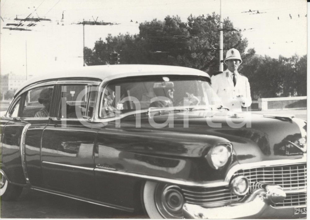 Fotografia d epoca originale 1959 ROMA Autista di Sophia LOREN multato per eccesso di velocitÃ  Foto 18x13 cm 1