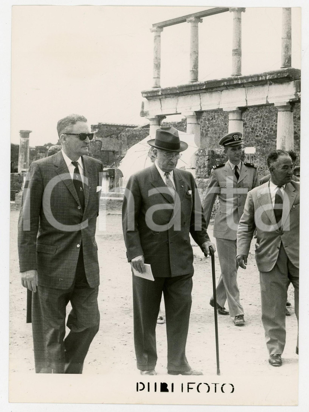 Fotografia d epoca originale 1956 POMPEI Il presidente Harry TRUMAN in visita agli scavi Foto 13x18 cm 1