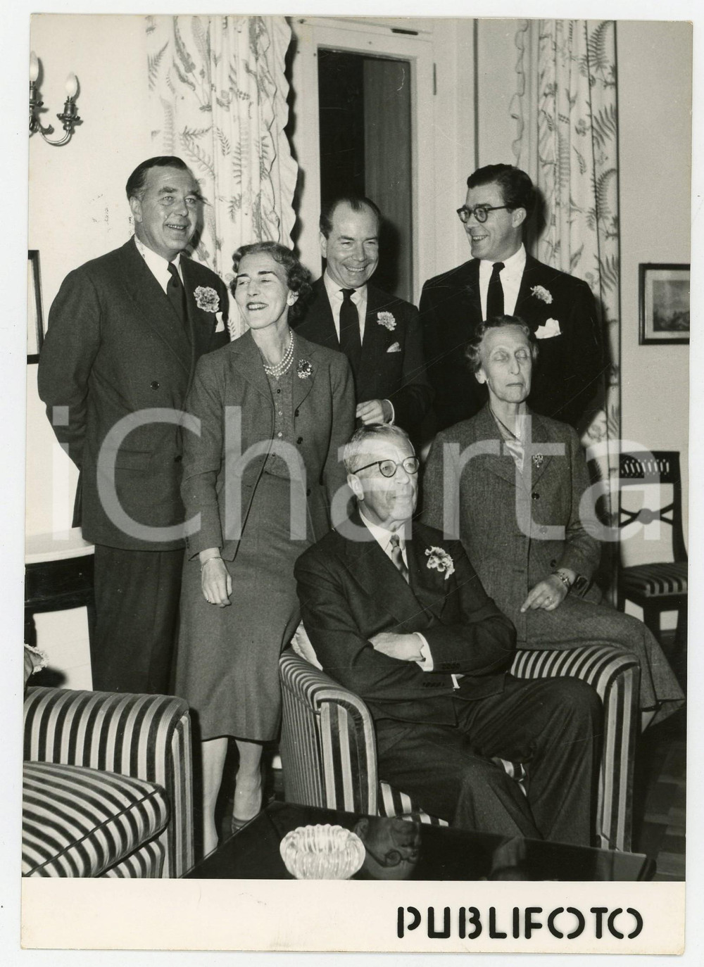 Fotografia d epoca originale 1957 NAPOLI Reali di SVEZIA riuniti per compleanno re GUSTAVO VI Foto 13x18 cm 1