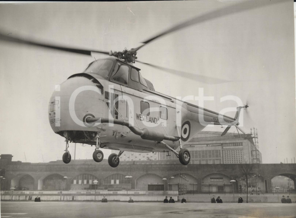 Fotografia d epoca originale 1955 SOUTH BANK  Royal Festival Hall  Westland Whirlwind helicopter Photo 1