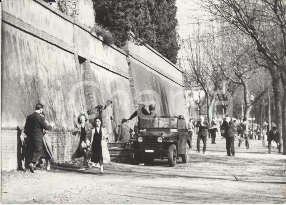 Fotografia d epoca originale 1959 ROMA Questione ALTO ADIGE Studenti manifestano contro l Austria Foto 18x13 1