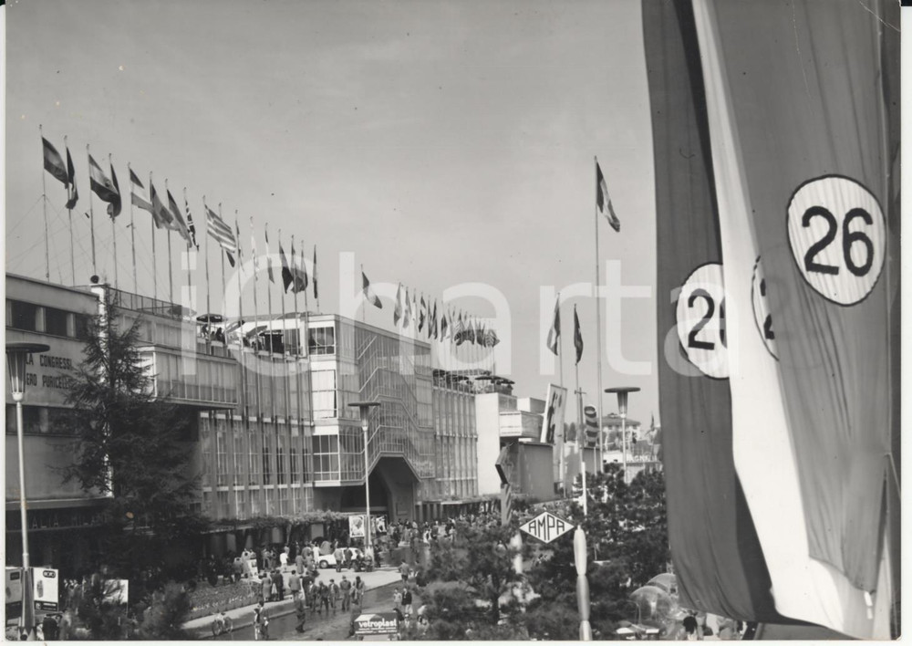Fotografia d epoca originale 1957 MILANO XXV FIERA CAMPIONARIA  Scorcio dell inaugurazione Foto 18x13 cm 1