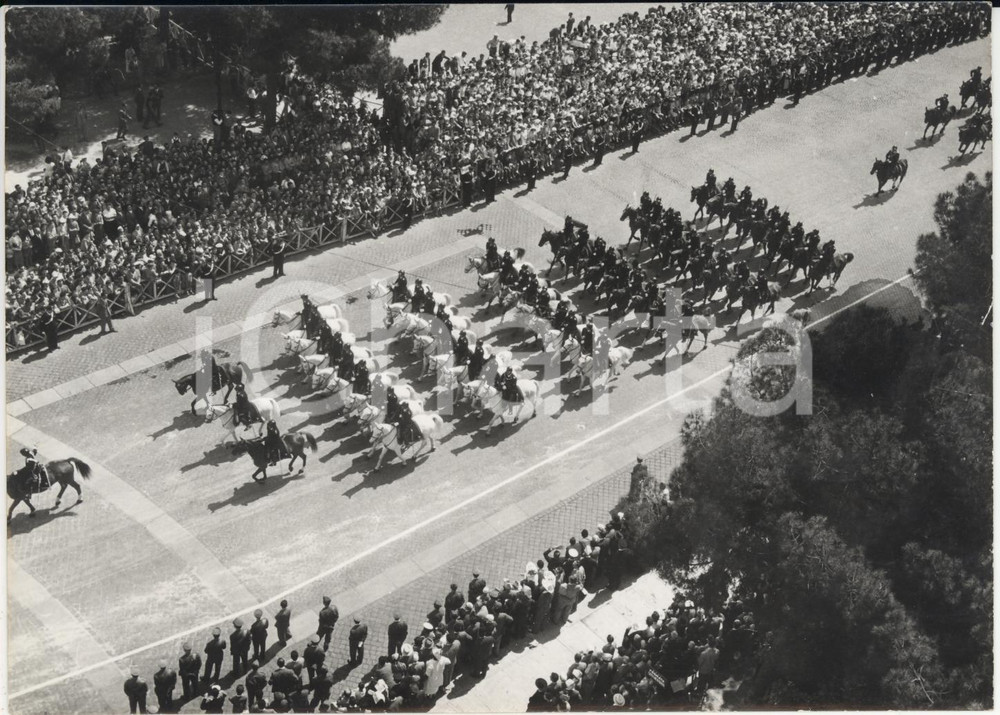 Fotografia d epoca originale 1955 ROMA Parata militare per il nono anniversario Fondazione della Repubblica 1