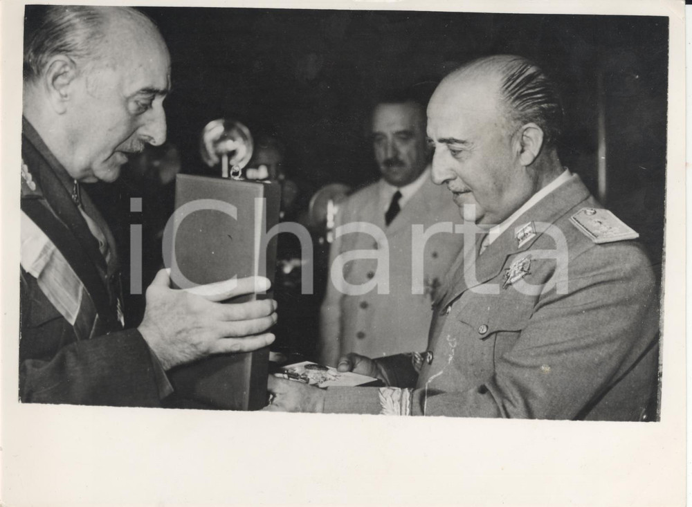 Fotografia d epoca originale 1954 MADRID El Prado Palace  General FRANCO with Alexandros PAPAGOS Photo 1