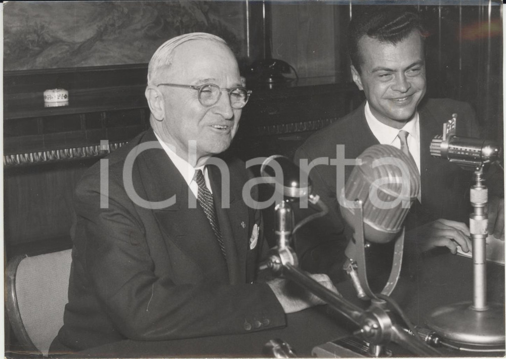 Fotografia d epoca originale 1956 ROMA Hotel Hassler Harry TRUMAN risponde alle domande dei giornalisti Foto 1
