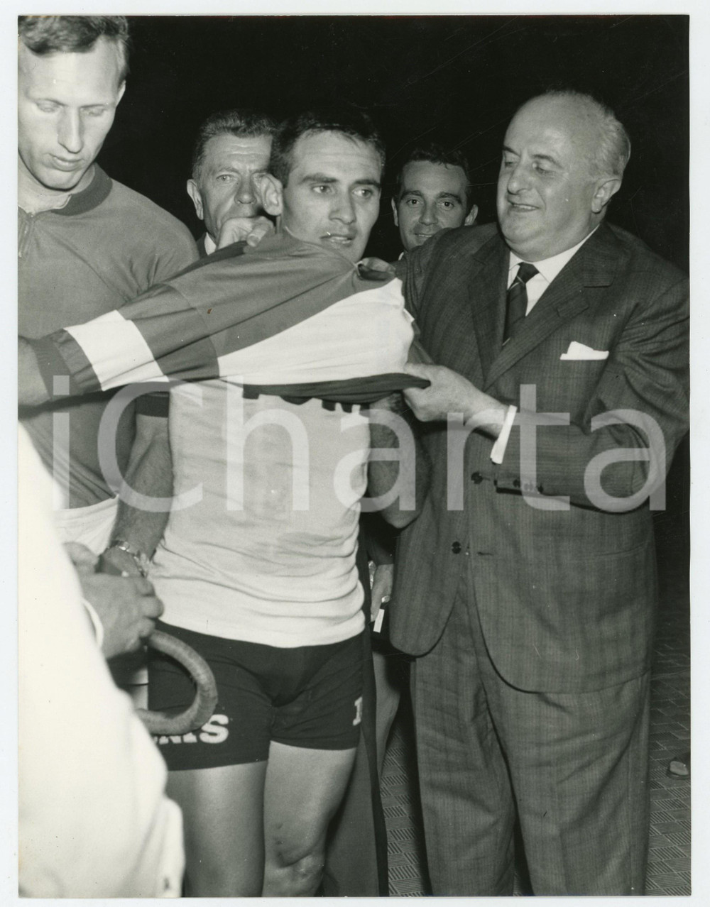 Fotografia d epoca originale 1966 MILANO Vigorelli  CICLISMO MEZZOFONDO su PISTA  Domenico DE LILLO Foto 1