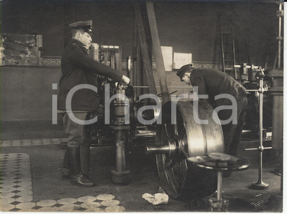 Fotografia d epoca originale 1920 BERLIN General strike Soldiers technical troops GasworkREAL PHOTO cm16x12 1