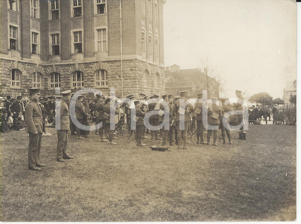 Fotografia d epoca originale 1920 Allenstein plebiscite  English music band  REAL PHOTO cm 16x12 1