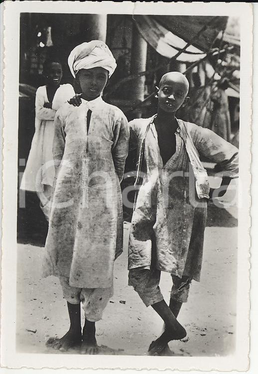 Fotografia d epoca originale 1935ca A.O.I. ETIOPIA Ritratto di bambini al mercato VERA PHOTO cm 9X5,8 1