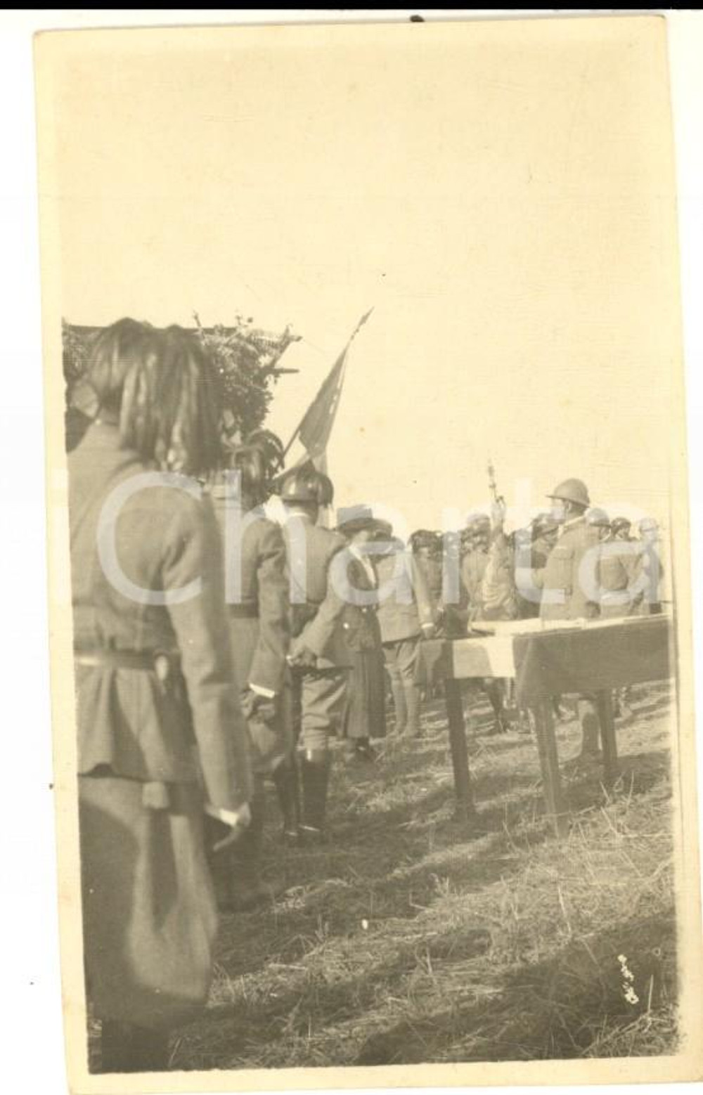 Fotografia d epoca originale 1920 ca AREA DI UDINE Bersaglieri durante una cerimonia militare  Foto 7x10 1