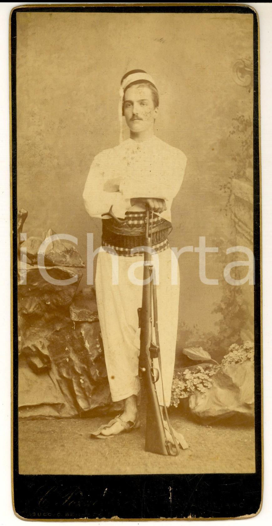 Fotografia d epoca originale 1890 ca SAVIGLIANO Giovane ufficiale Paolo CORNARO in divisa coloniale Foto 1