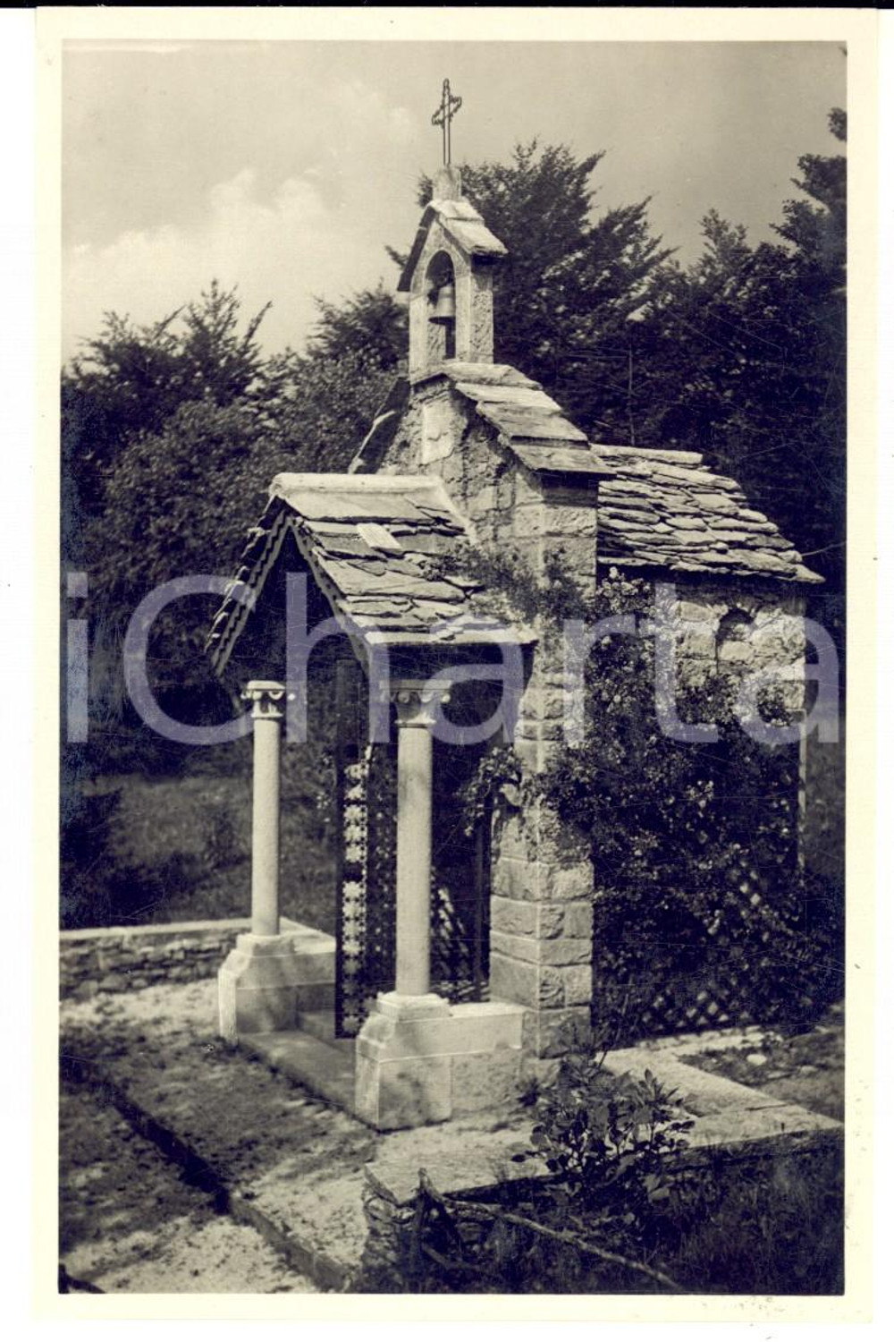 Cartolina originale da collezione 1930 ca VALGANNA Villaggio Alpino MONTE PIAMBELLO  Chiesa in fiore Cartolina 1