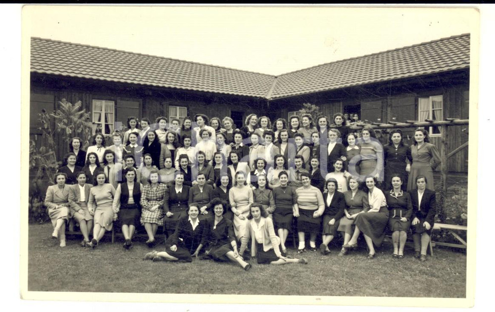 Fotografia d epoca originale 1948 FRAUENFELD CH Ritratto di un gruppo di collegiali Foto cartolina VINTAGE 1