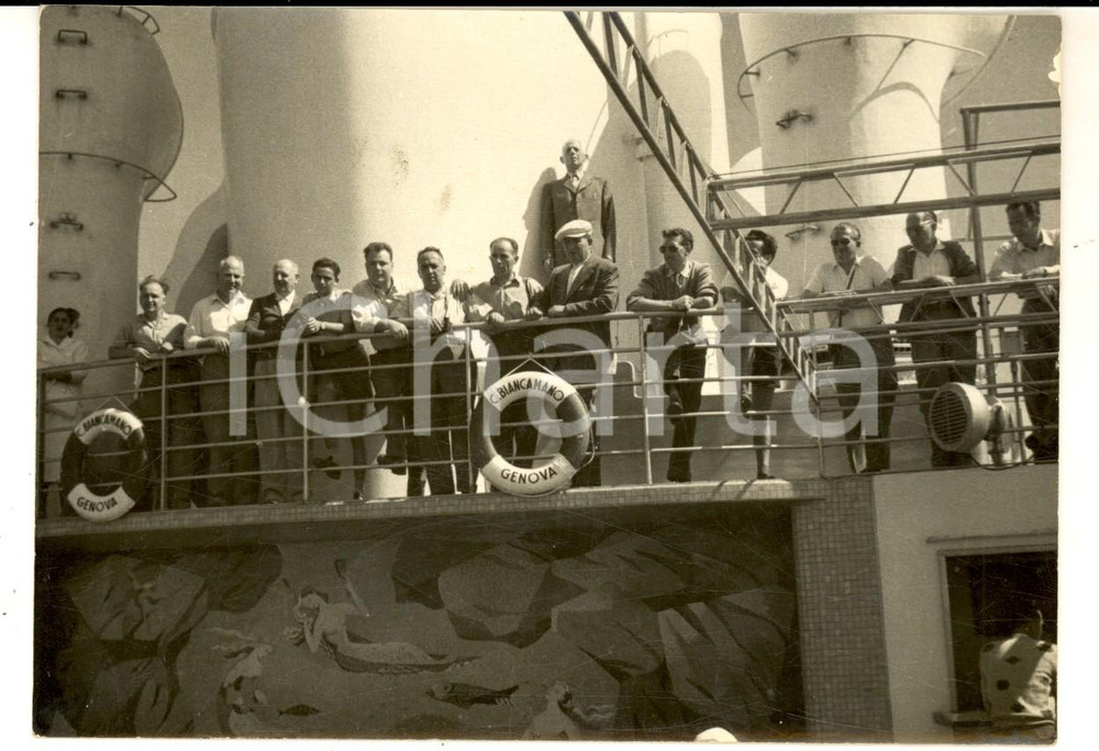 Fotografia d epoca originale 1960 ca BARCELLONA Crocieristi sul ponte della CONTE BIANCAMANO Foto 15x10 1