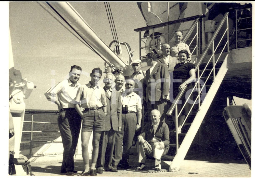 Fotografia d epoca originale 1960 ca BARCELLONA Crocieristi sulla nave CONTE BIANCAMANO Foto 15x10 1