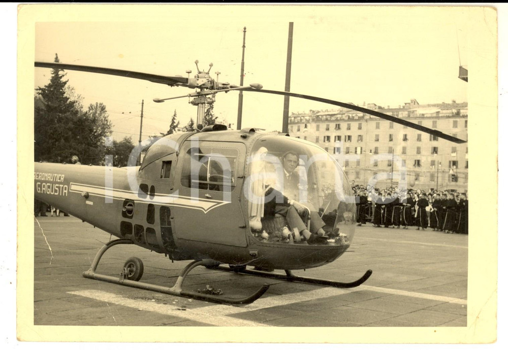 Fotografia d epoca originale 1960 ca s. l. Madonna di Fatima trasportata su elicottero G. AGUSTA  Foto 1