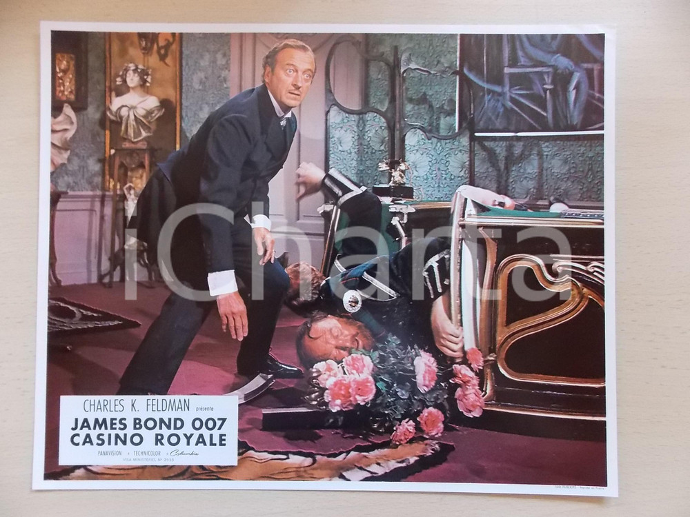 Materiale cinematografico d’epoca 1967 JAMES BOND 007 CASINO ROYALE David NIVEN Percy HERBERT Lobby card 29x23 cm 1