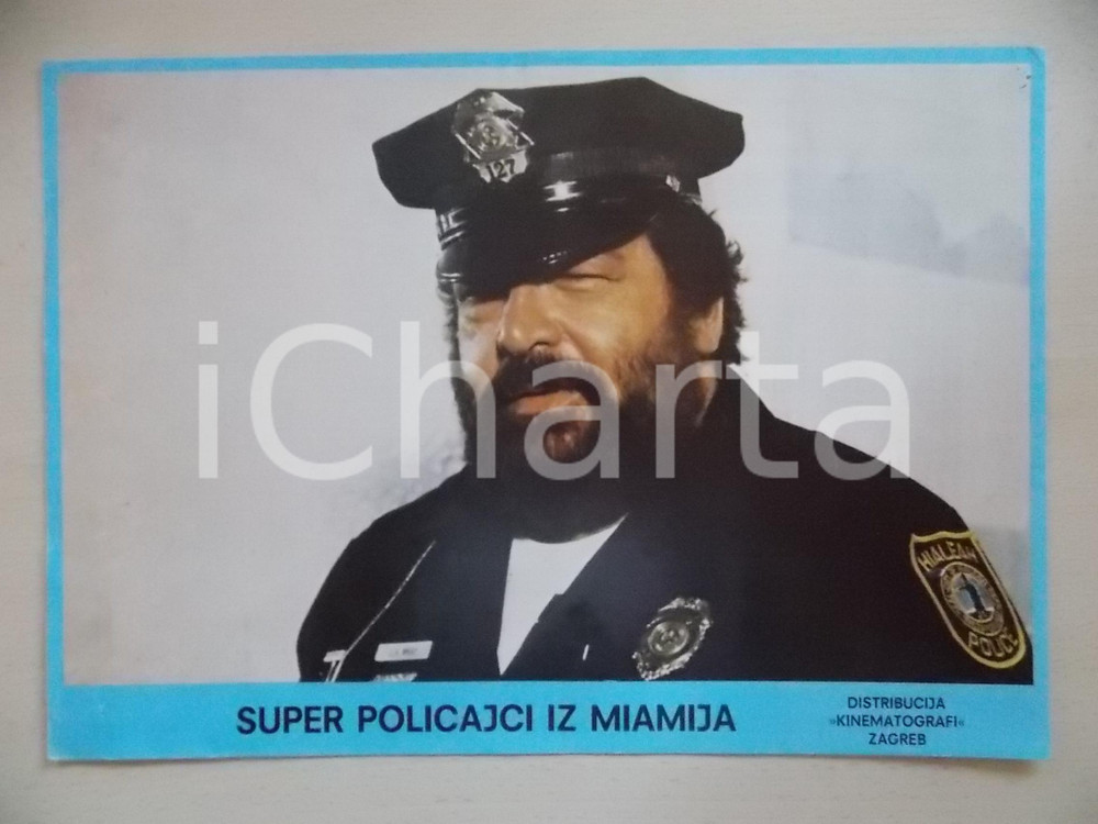 Materiale cinematografico d’epoca 1985 MIAMI SUPERCOPS Bud SPENCER in costume da poliziotto Lobby card ED. CROATA 1