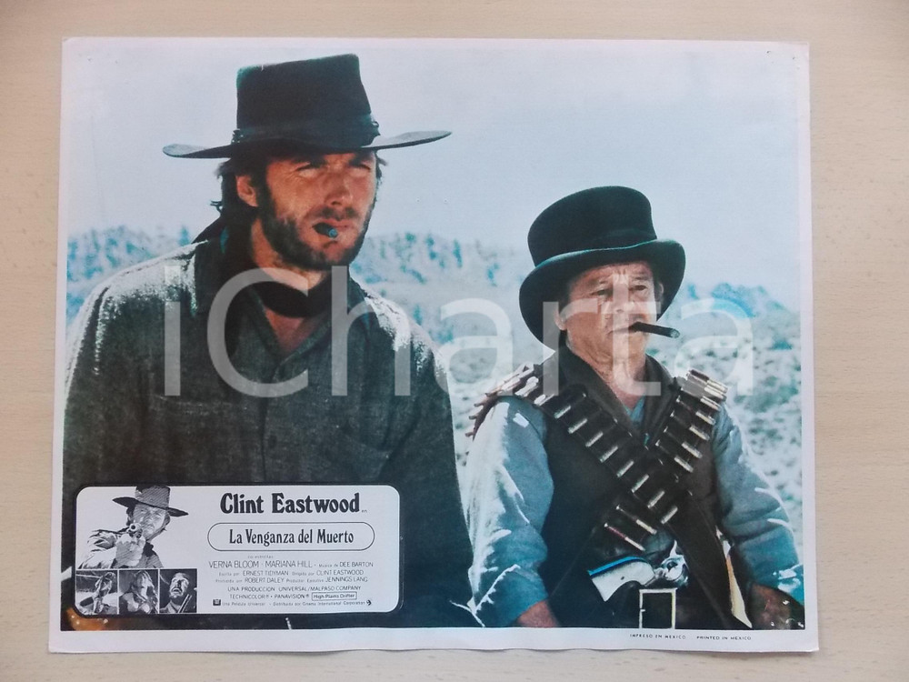 Materiale cinematografico d’epoca 1973 LO STRANIERO SENZA NOME Clint EASTWOOD Billy CURTIS Lobby card 34x28 cm 1