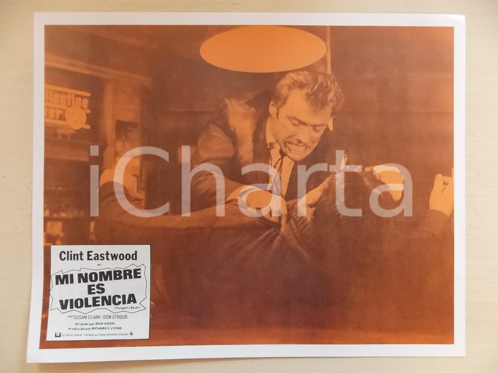 Materiale cinematografico d’epoca 1968 L UOMO DALLA CRAVATTA DI CUOIO Clint EASTWOOD Rissa in un bar Lobby card 1