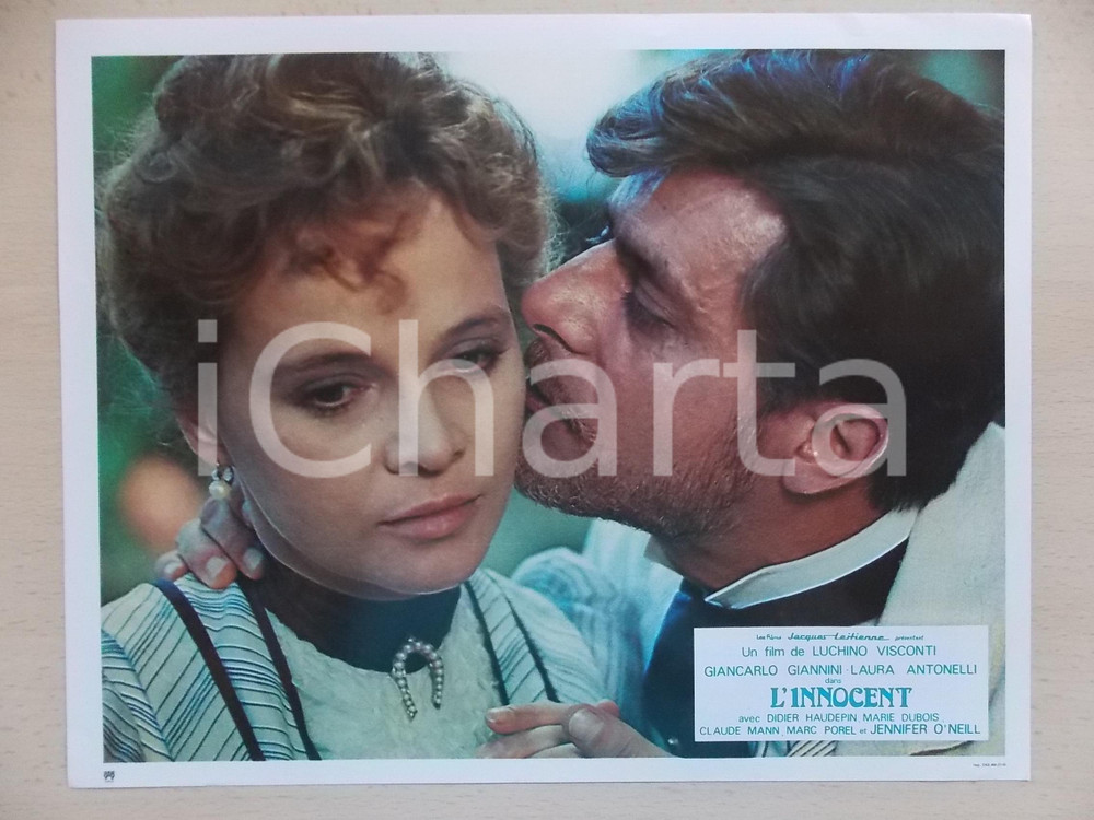 Materiale cinematografico d’epoca 1976 L INNOCENTE Giancarlo GIANNINI bacia Laura ANTONELLI Lobby card 29x23 cm 1