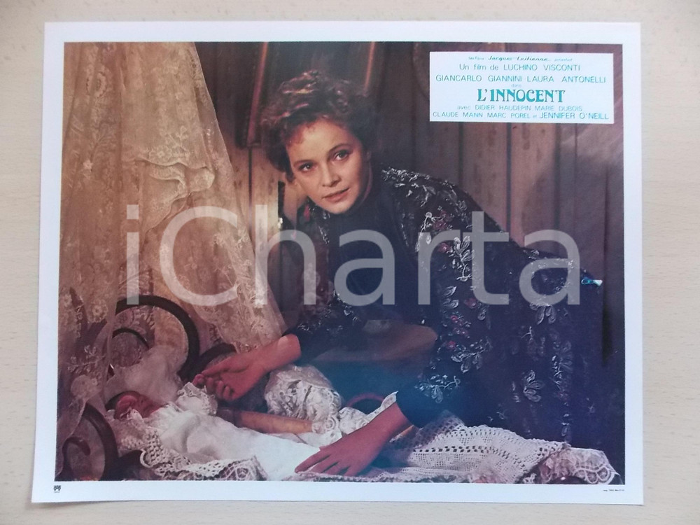 Materiale cinematografico d’epoca 1976 L INNOCENTE Luchino VISCONTI  Laura ANTONELLI accudisce neonato Lobby card 1