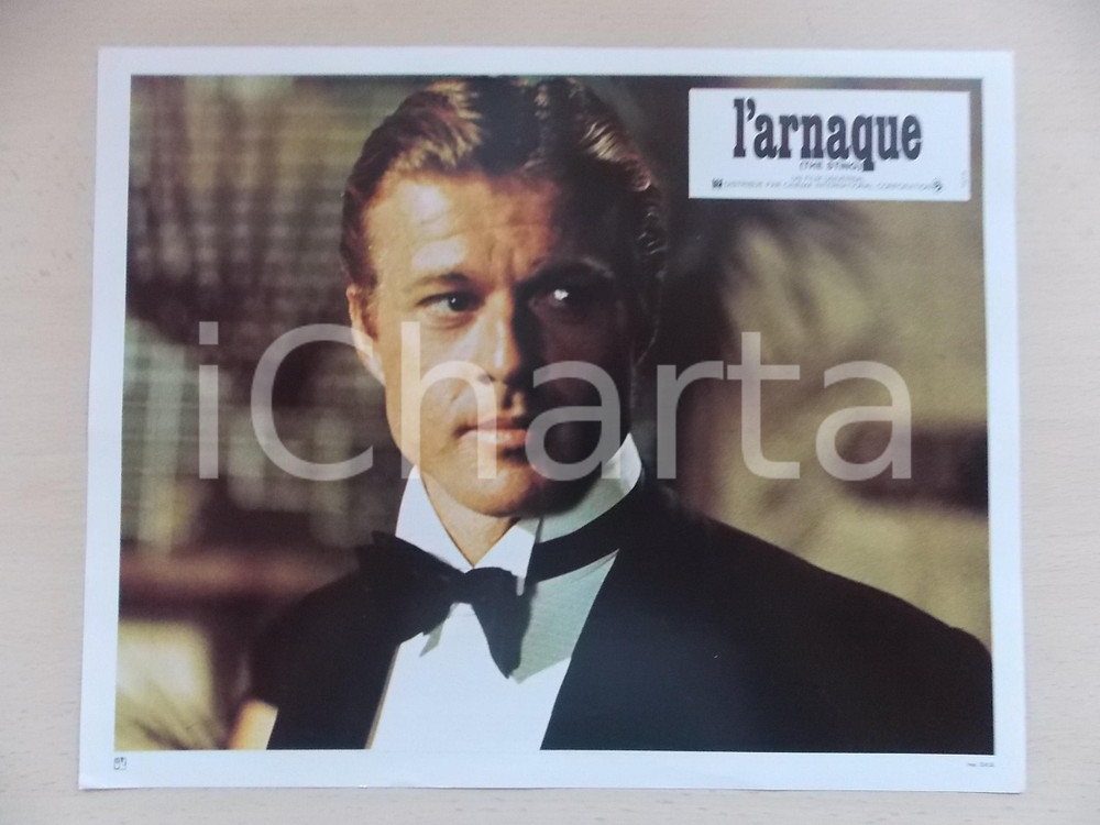 Materiale cinematografico d’epoca 1973 LA STANGATA Robert REDFORD indossa smocking Lobby card EDIZIONE FRANCESE 1