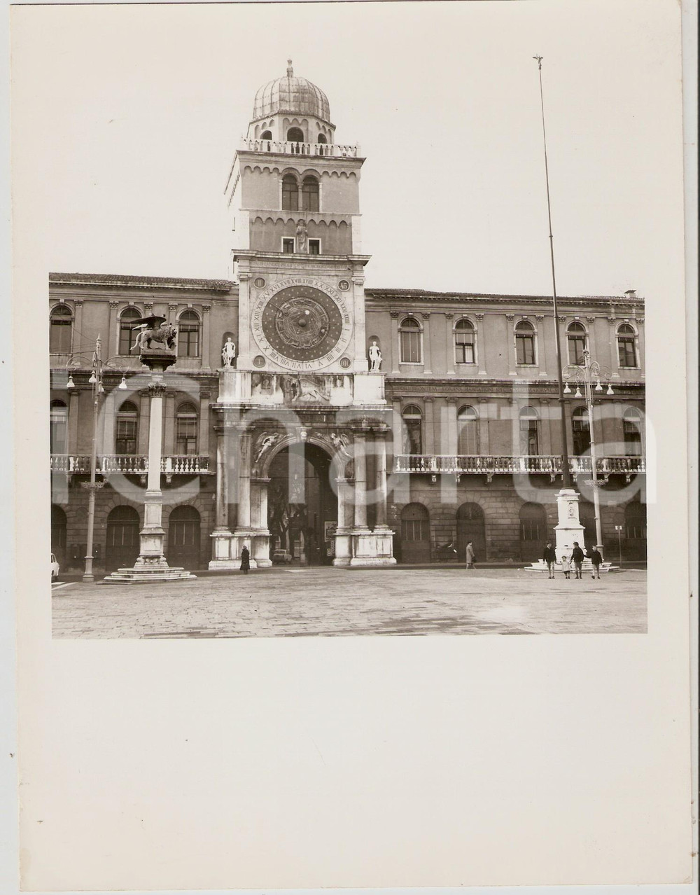 Fotografia d epoca originale 1970 ca PADOVA Torre dell orologio e leone di San Marco  Panorama Foto 18x24 1