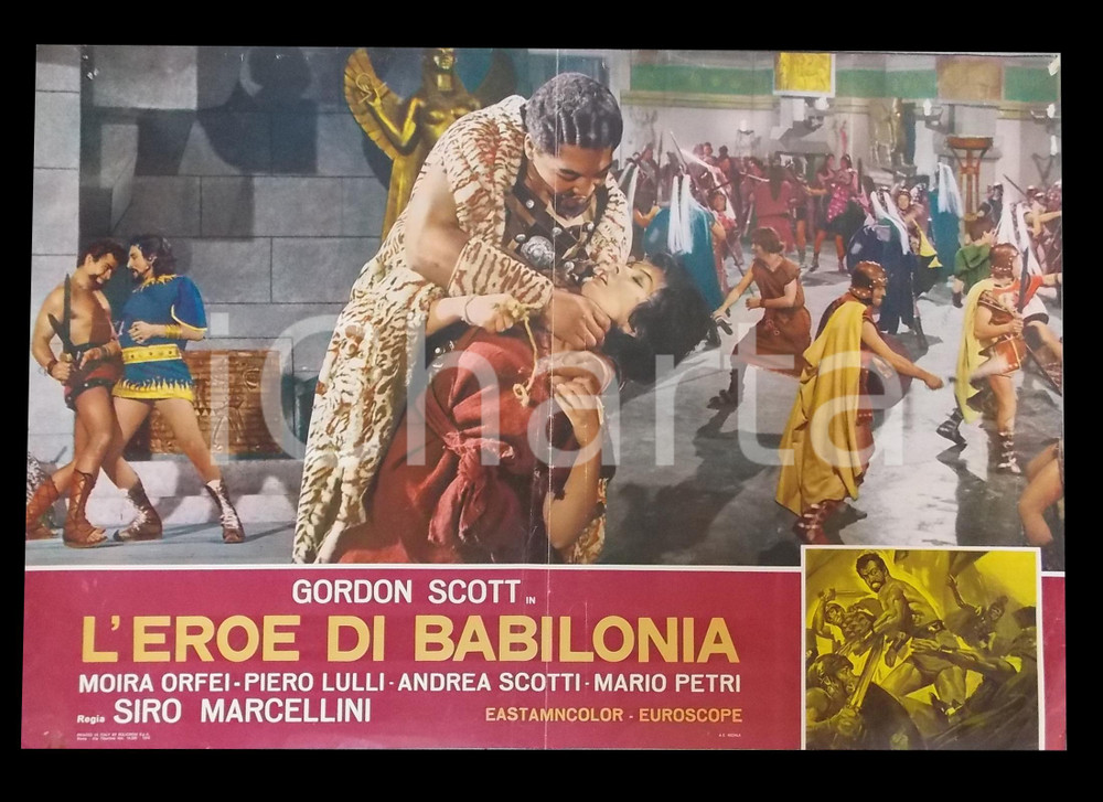 Materiale cinematografico d’epoca 1963 L EROE DI BABILONIA Gordon SCOTT GeneviÃ¨ve GRAD Moira ORFEI Lobby card 1