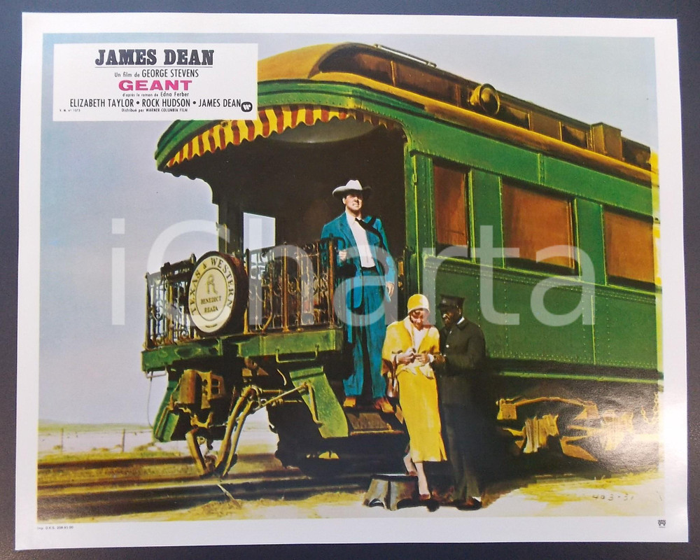 Materiale cinematografico d’epoca 1970 ca IL GIGANTE Elizabeth TAYLOR e Rock HUDSON scendono dal treno Lobby card 1